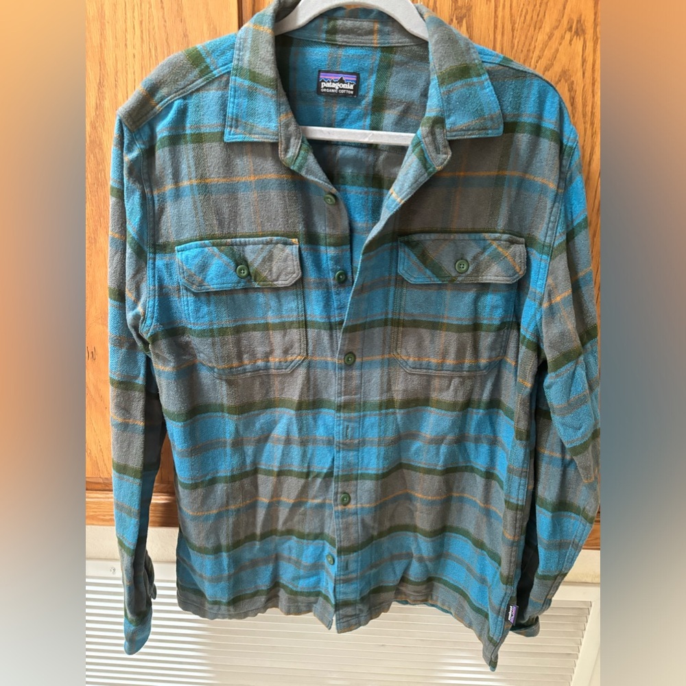 2 Heavy Weight Mens Shirts, Patagonia & Katin